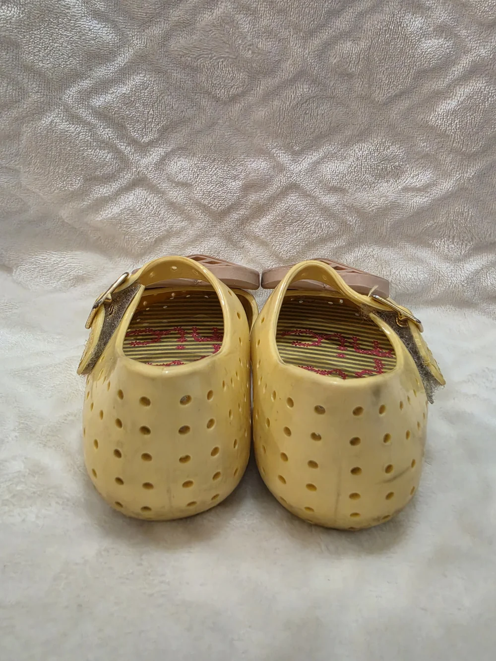 Mini Melissa Kids Sz 6 Toddler. Yellow Waffle Heart Jelly Sandals. Pre-loved.